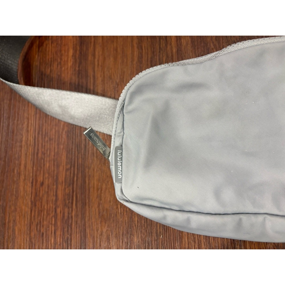 Set Of 2 Lululemon Silver And Yellow Fanny Bag Belt Bag Cross Body 7.5"x2"x5" - Picture 5 of 16